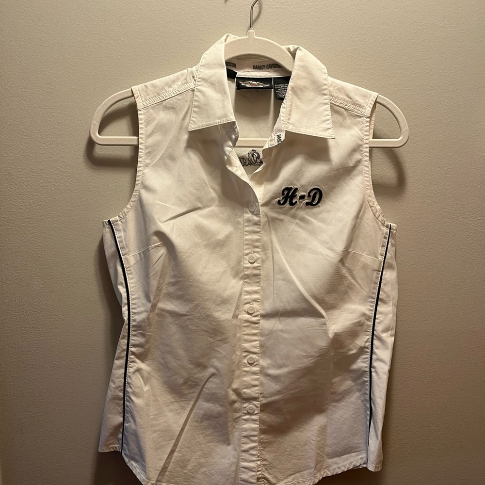 Harley-Davidson White Sleeveless Button-Up Tank Top